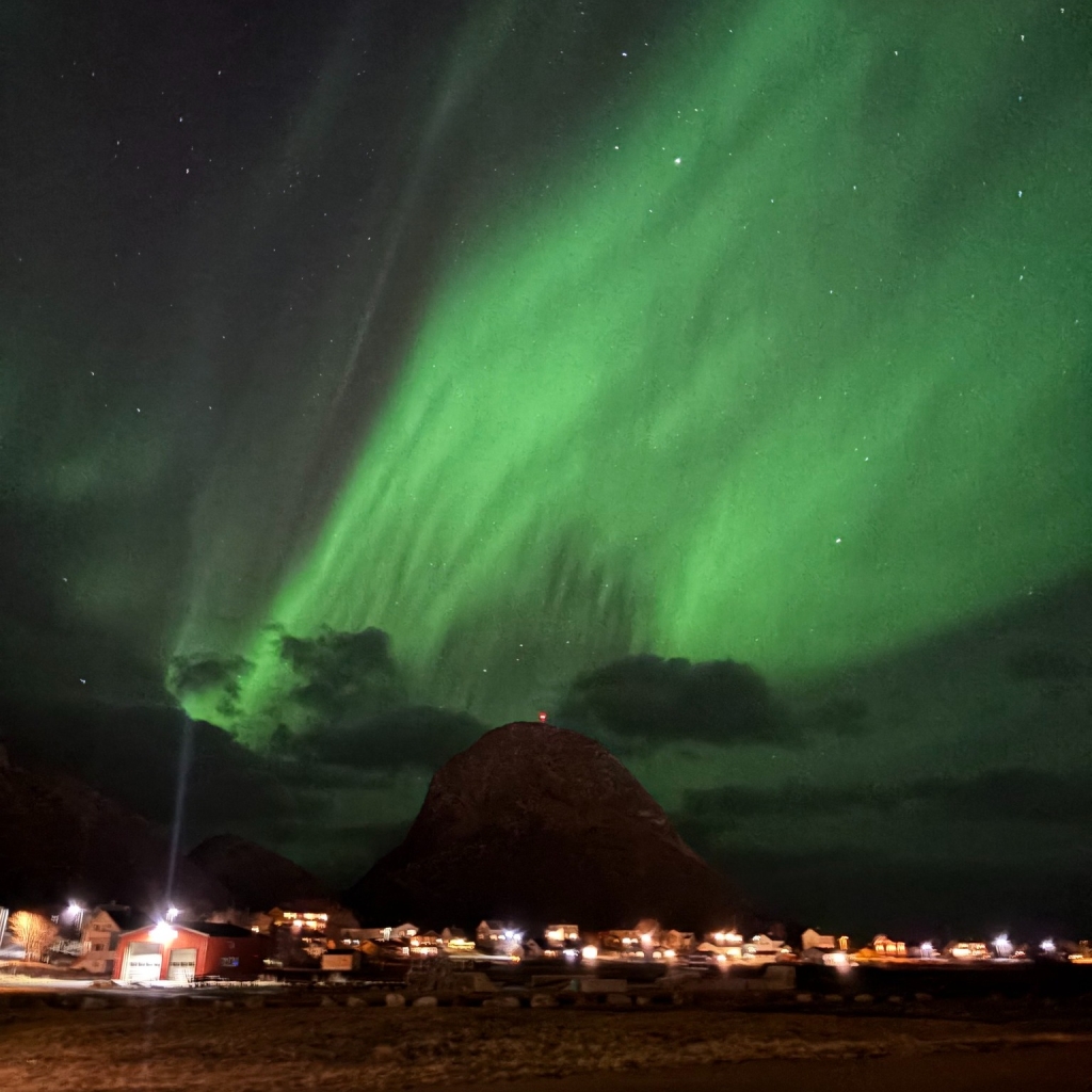 Nordlys i Værøy kommune, februar 2025